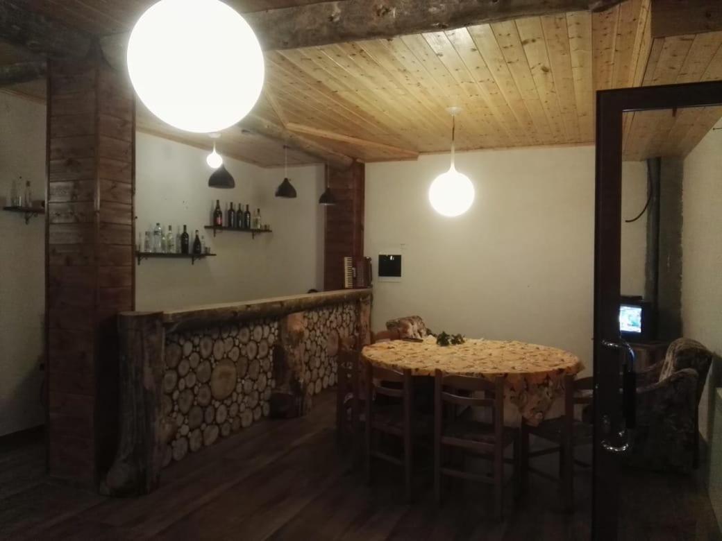 Ujanik Bujtina E Tomorrit酒店 外观 照片